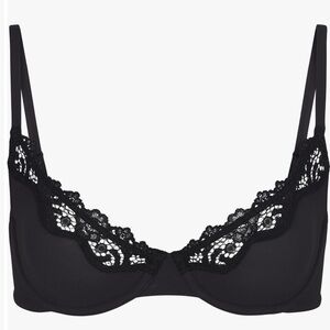 SKIMS 34D Fits Everybody Lace
Unlined Demi Bra 34D ONYX